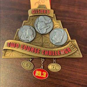 Disney 2019 Wine & Dine 2 Course Challenge Medal